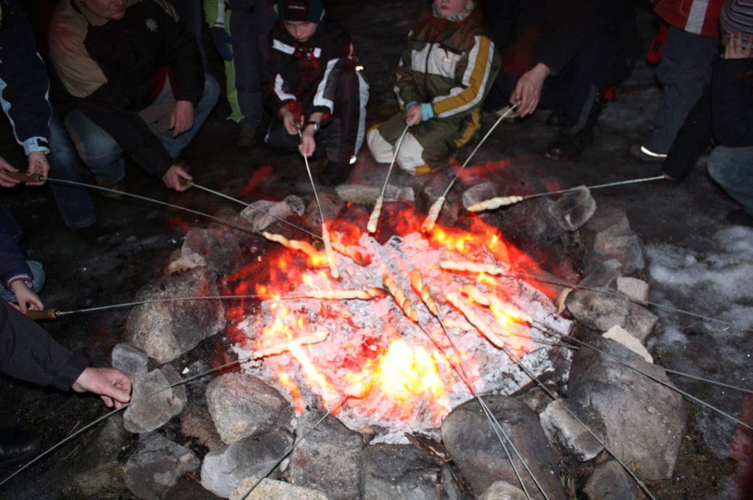 Abends am Lagerfeuer Hotel Am Bühl