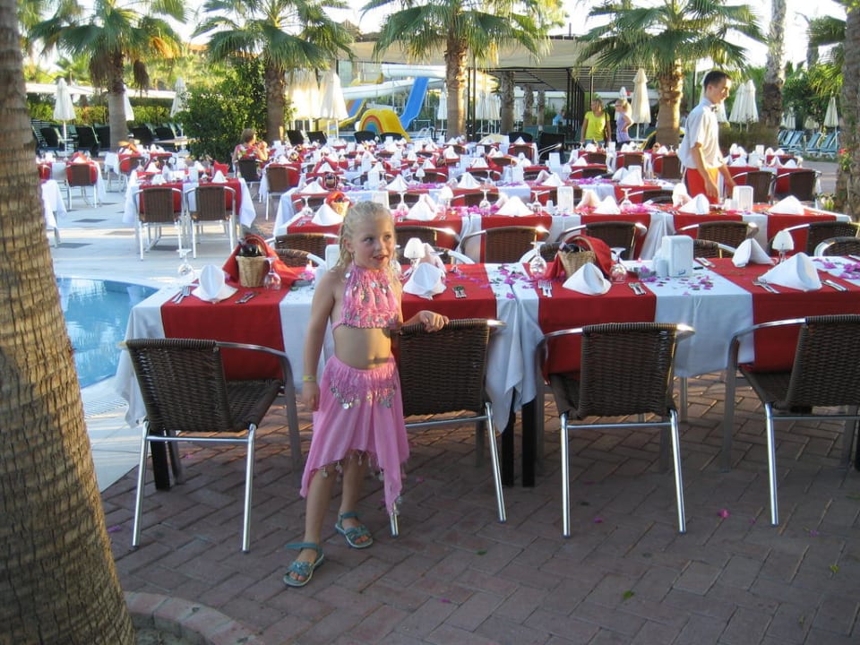 Galadinner Hane Family Resort