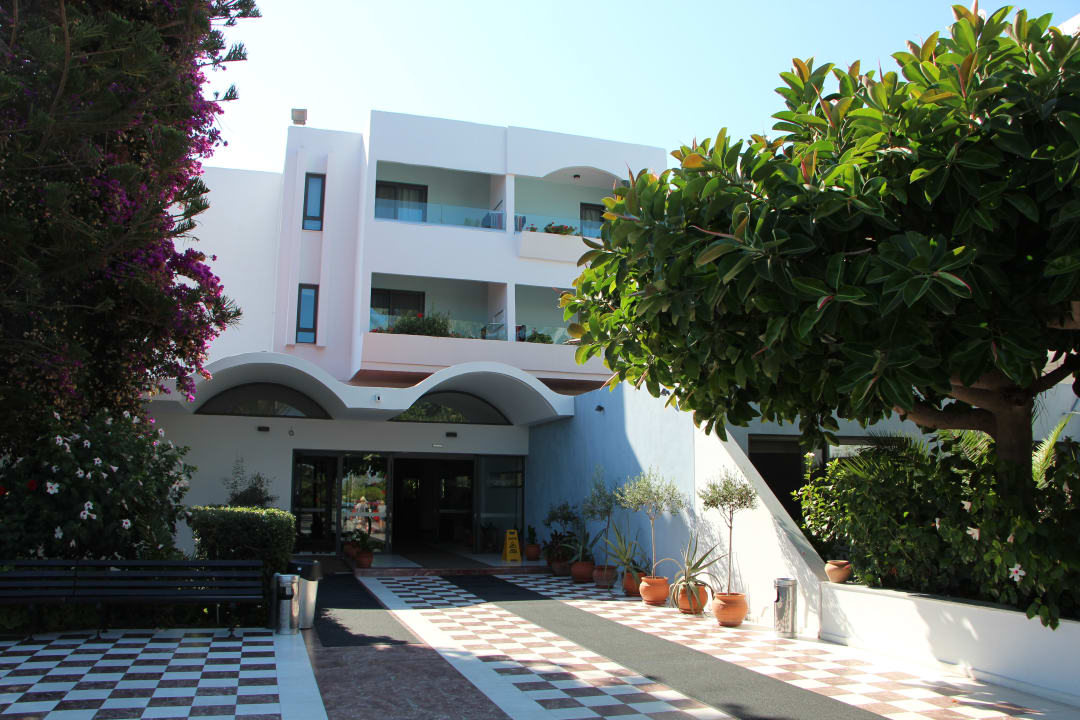 Außenansicht Hotel Tigaki Beach