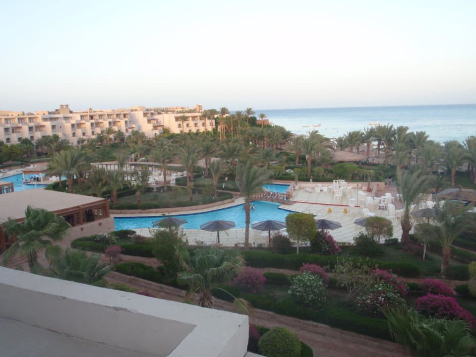 Pool Fort Arabesque Resort, Spa & Villas