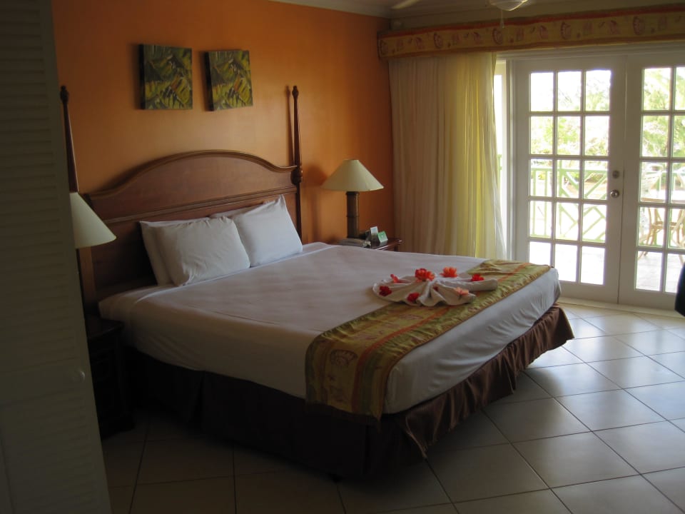 Bett Bay Gardens Beach Resort
