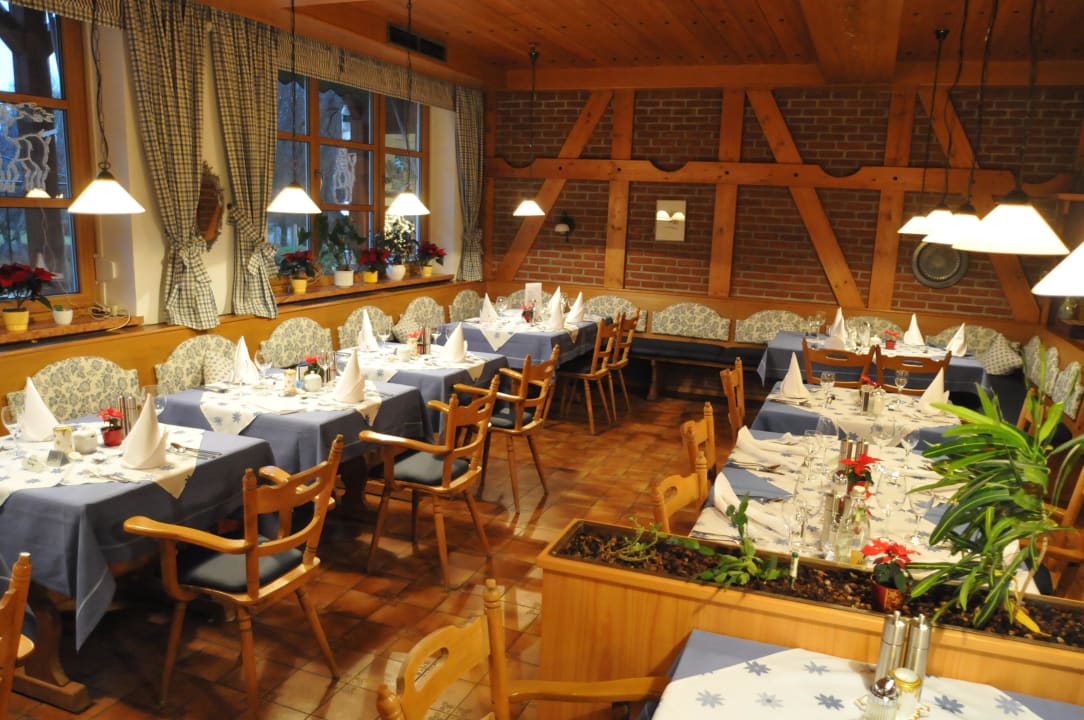 Empfang der Gäste zum Abendessen Hotel Quellenhof