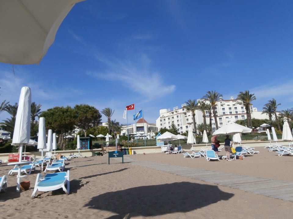 De la plage vue sur l’hôtel  PALOMA Perissia