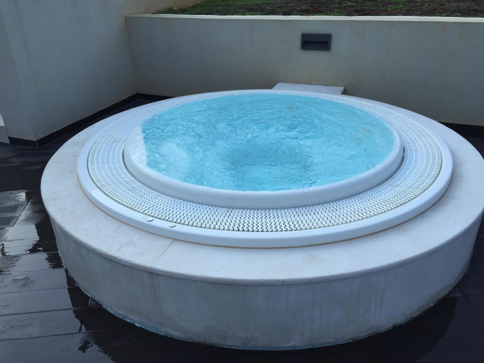 Einer der 6 Whirlpools Hotel Parentium Plava Laguna