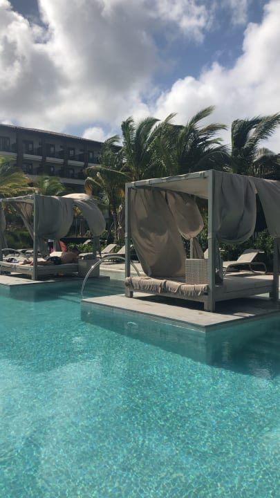 Pool Lopesan Costa Bávaro Resort, Spa & Casino