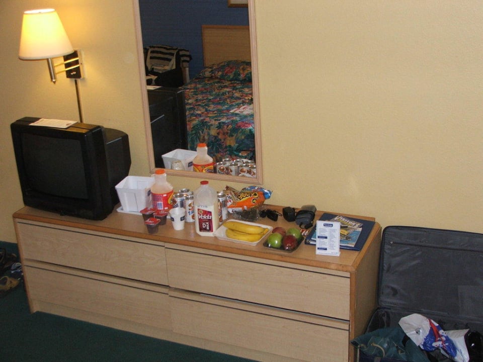 TV Board SureStay Plus by Best Western Orlando International Drive