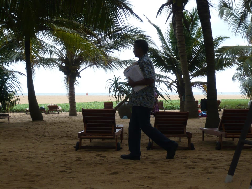 Ein Taubstummer verkauft für 500 oder 1000 Bilder Hotel Jetwing Beach