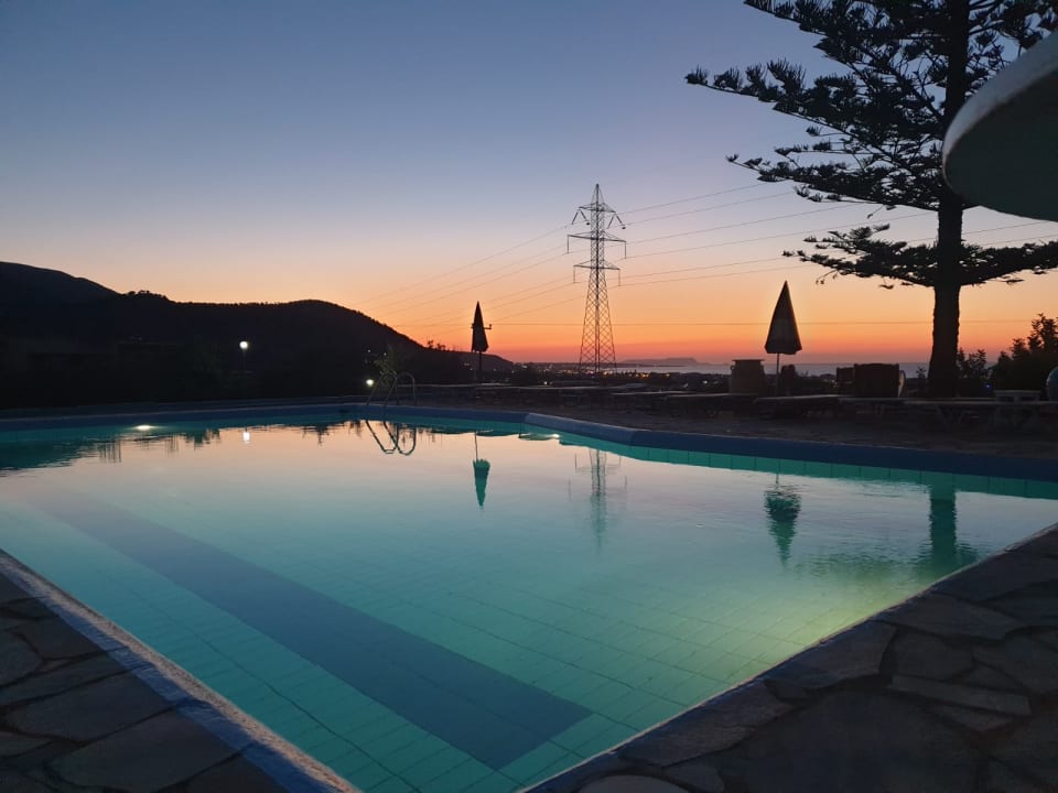 Pool Silia Suites