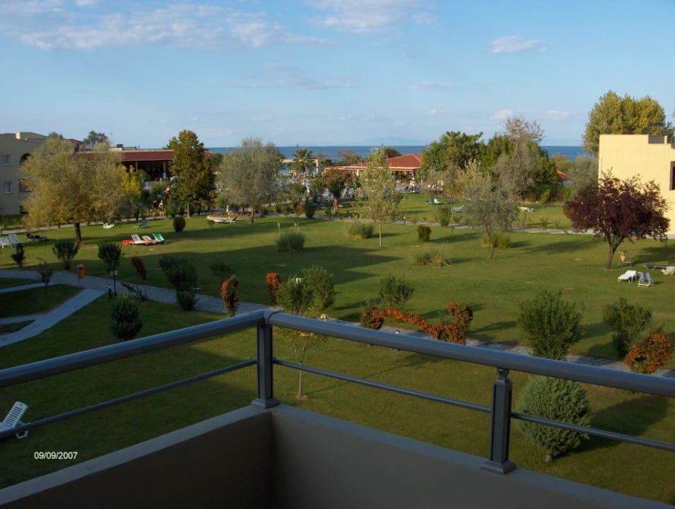 Blick vom Wohnbereich  alltoura Club Hotel Poseidon Palace