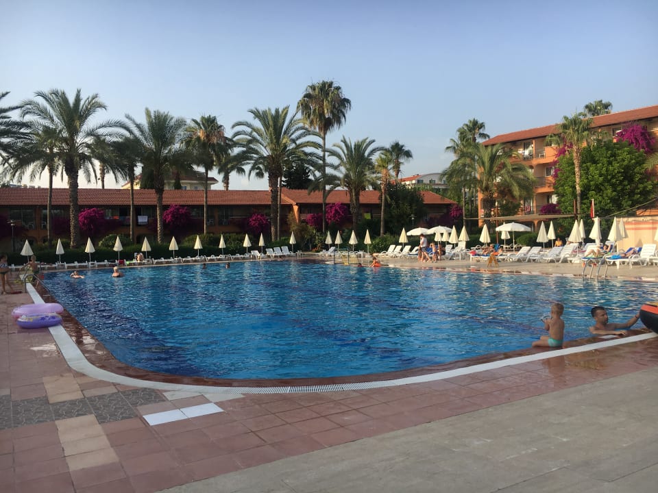 Pool Club Turtas Beach Hotel
