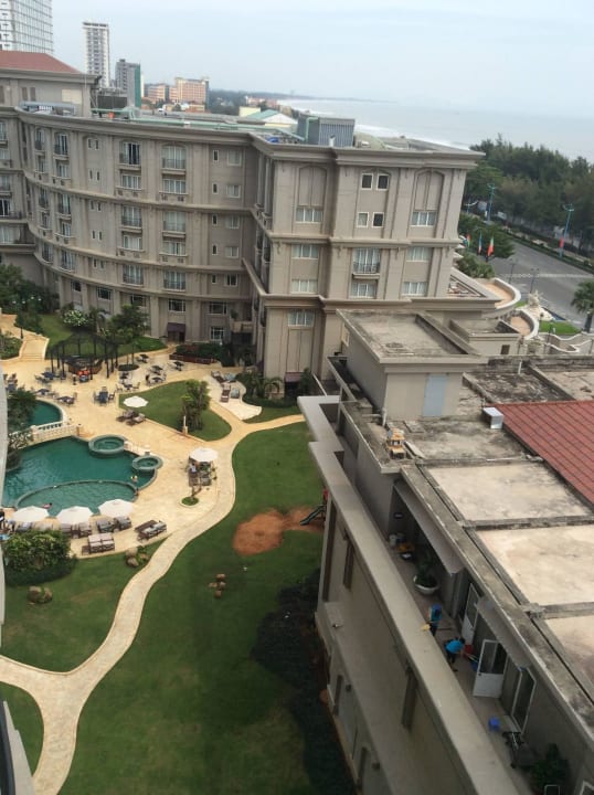 Garten mit Poolanlage The Imperial Hotel