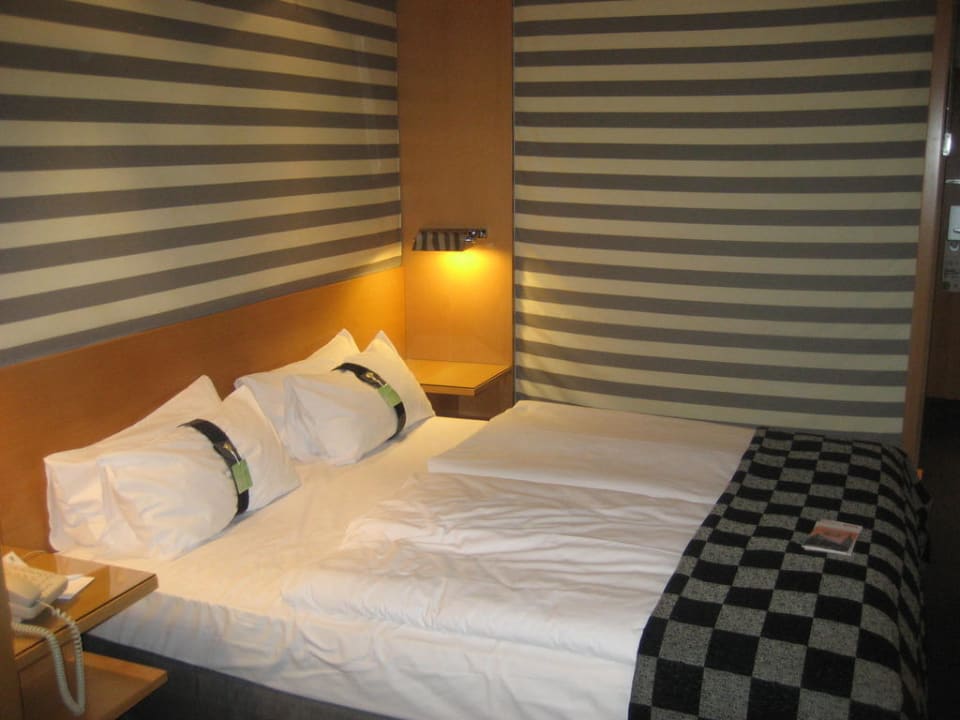 Doppelbett Holiday Inn Wien - City