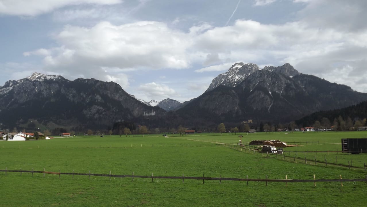Ausblick von unserem Balkon (App. Neuschwanstein) Hotel Das Rübezahl
