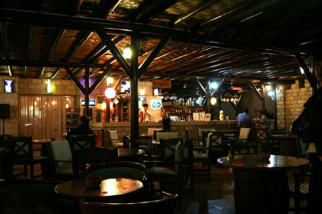 Die Bar am Abend Atlantica Akteon