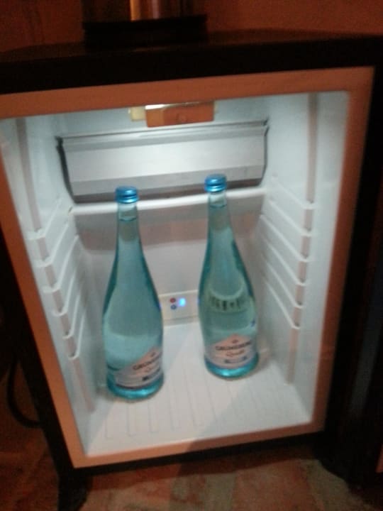 Gefüllte Minibar Tropical Islands Resort