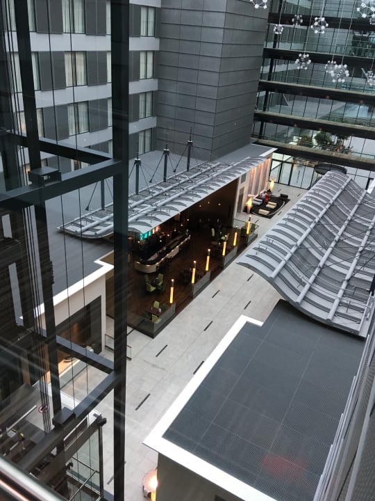 Lobby Hilton Frankfurt Airport