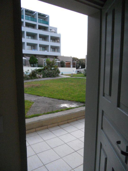 Aus de Tür in den Pool Grecotel LUXME Dama Dama