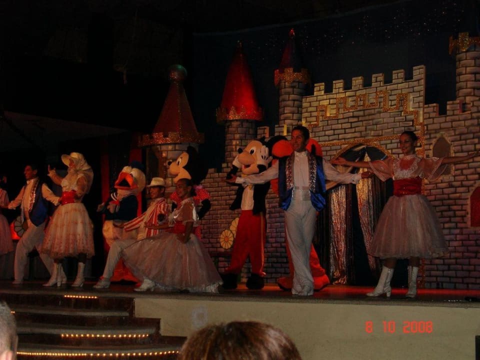 Abendshow im Colonial Grand Palladium Select White Sand Resort & Spa