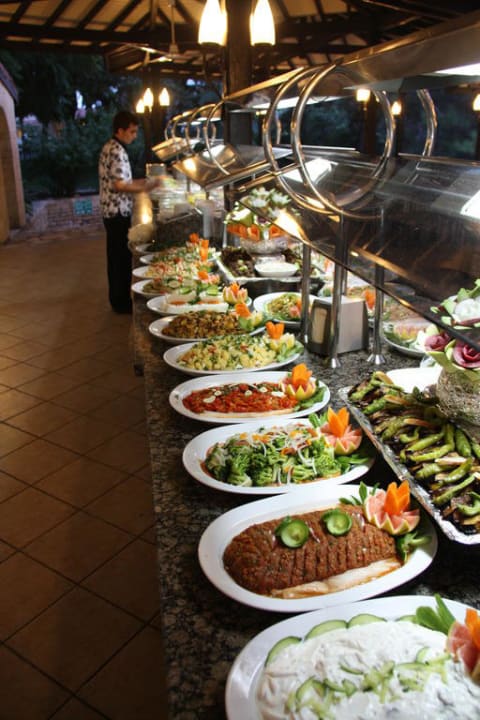 Buffet Melas Holiday Village