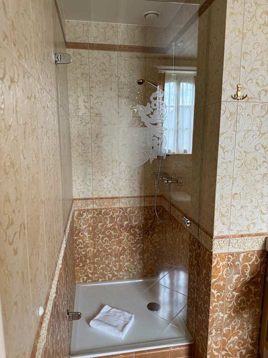 Zimmer Schloss Lieser, Autograph Collection