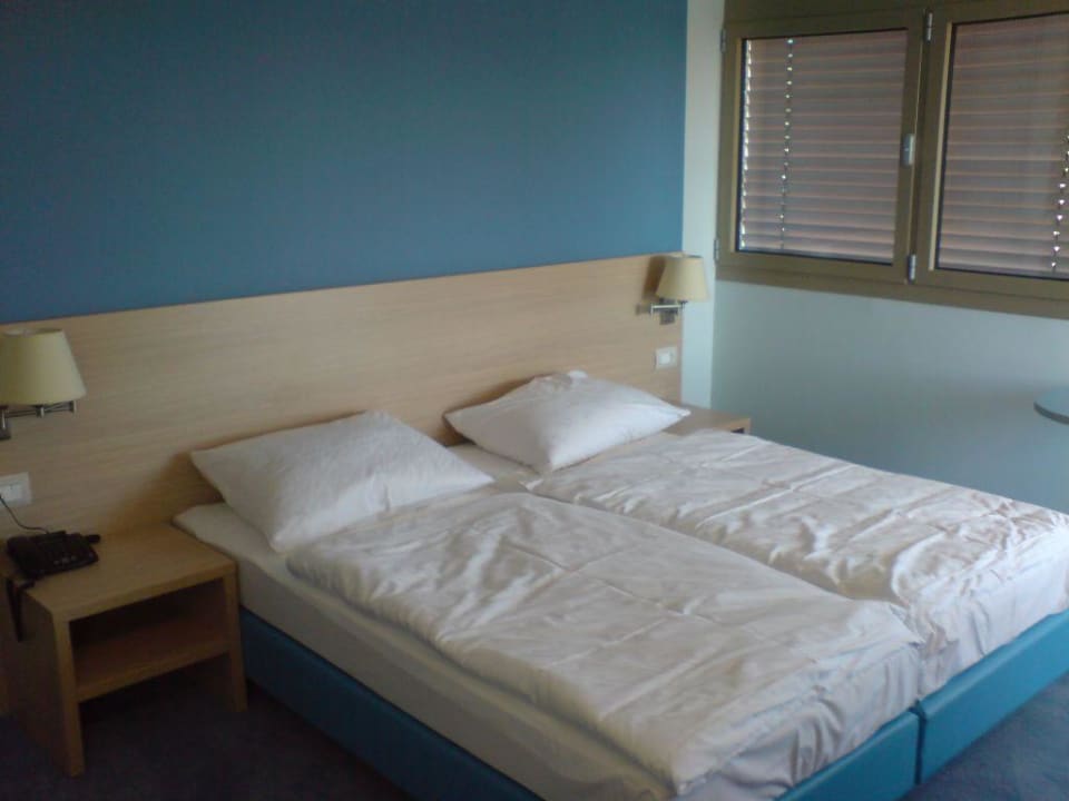 Unser Zimmer bei der Ankunft Remisens Hotel Lucija