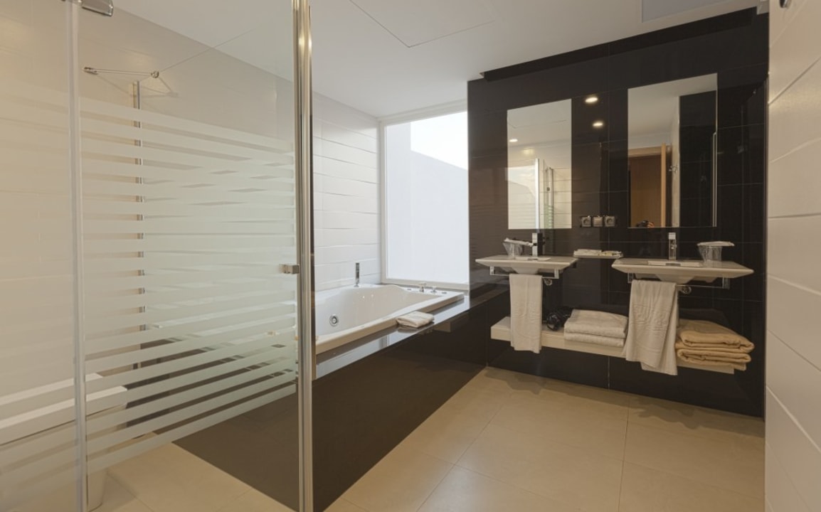 Zimmer Sirenis Seaview Country Club