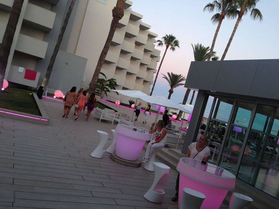Eingang zur Bar Hotel Garbi Ibiza & Spa
