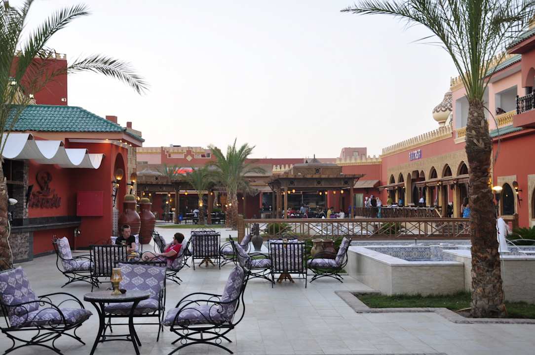 Территория отеля Pickalbatros Alf Leila Wa Leila Resort - Neverland Hurghada