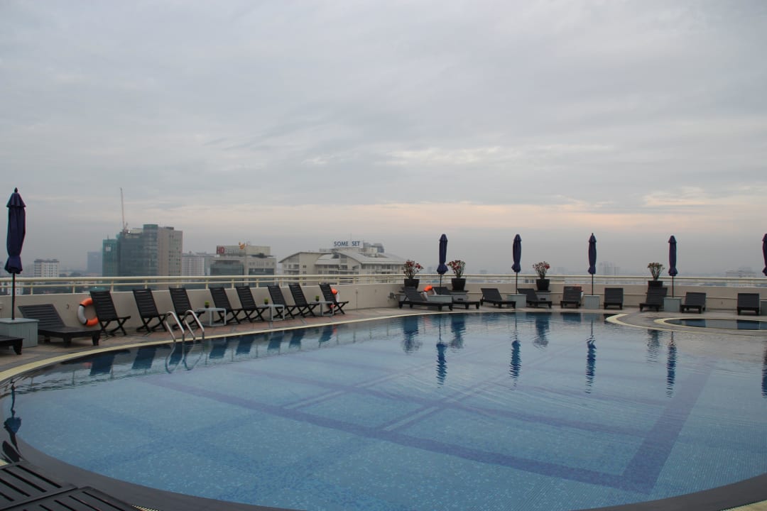 Roof Top Pool Hotel Sofitel Plaza
