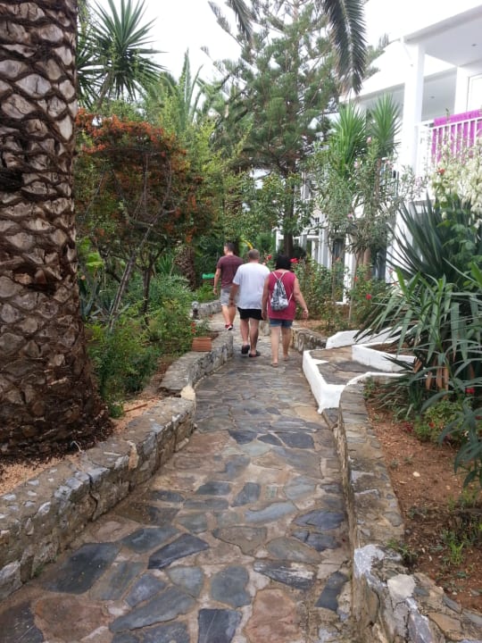 Gartenanlage HARPIN Happy Days Beach Hotel