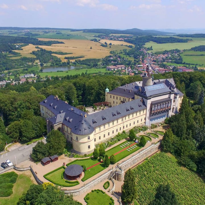 Außenansicht Hotel Chateau Zbiroh