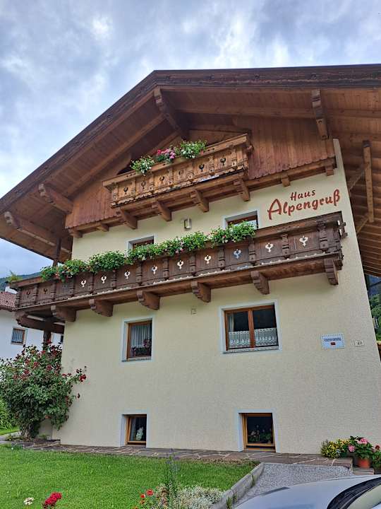 Außenansicht Haus Alpengruß