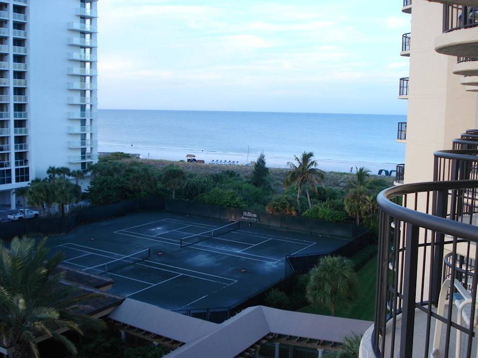 Blick seitlich in Richtung Meer Hotel Hilton Marco Island