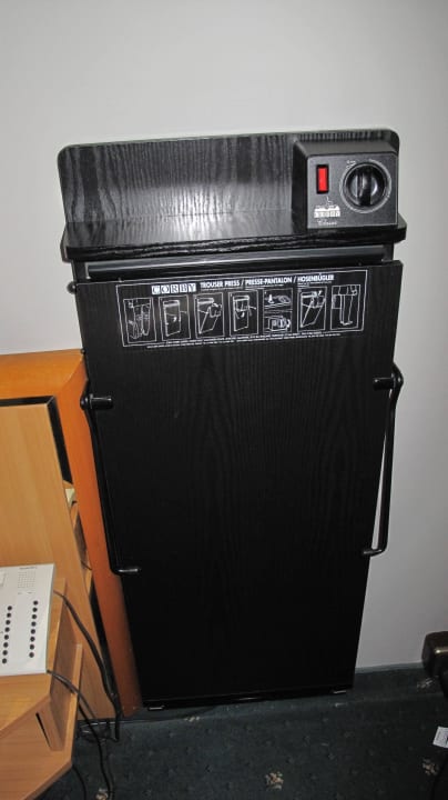 Bügel"Anlage" Leonardo Hotel Berlin