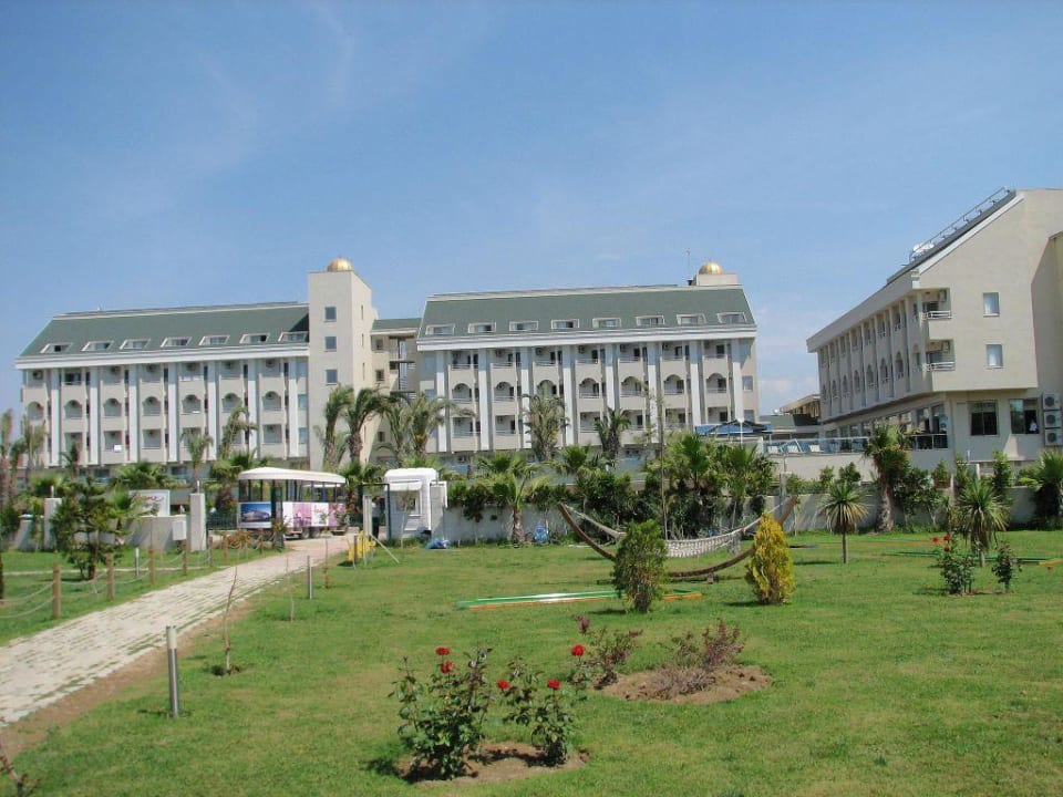 Hotelansicht vom 2 Pool Calimera Hane Garden