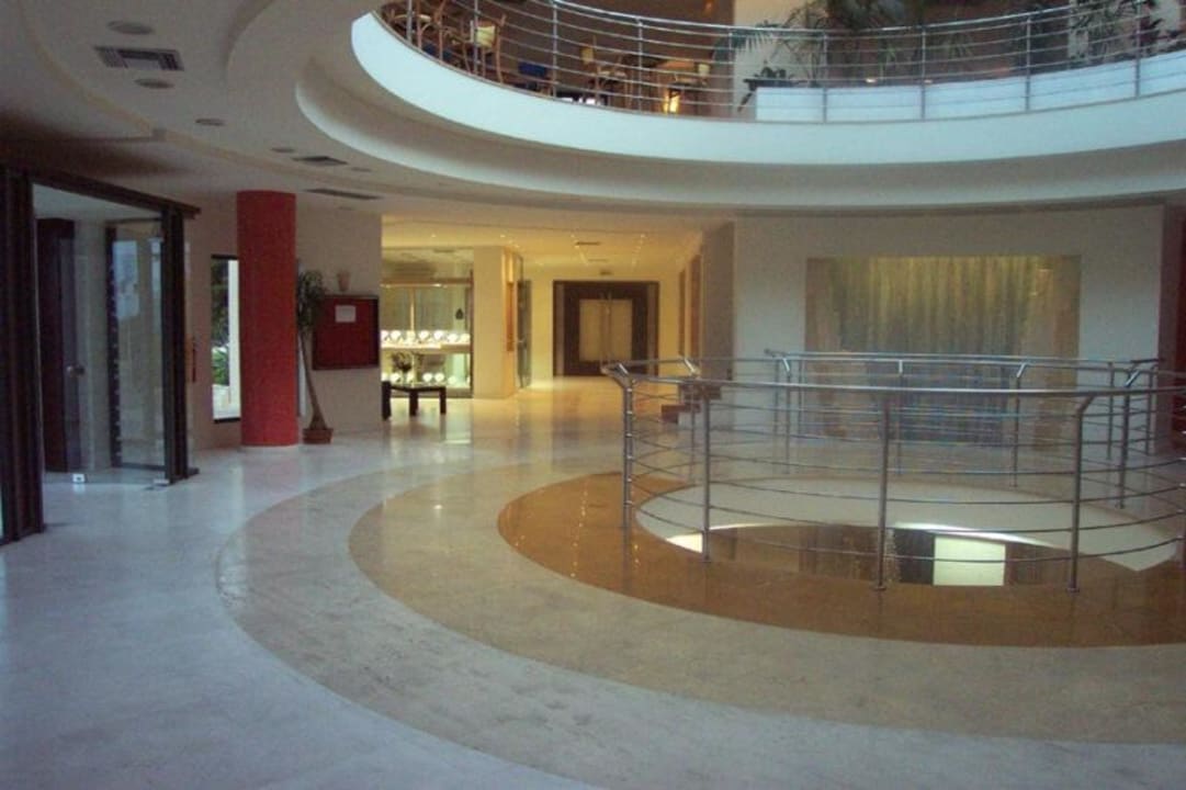 Gran Hotel Holiday Resort Lobby Grand Hotel Holiday Resort
