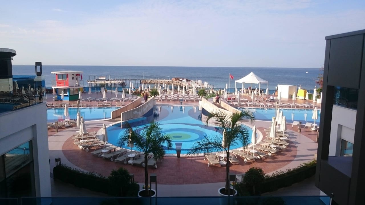 Pool Azura Deluxe Resort & Spa Hotel