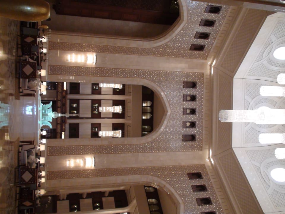 Die Lobby Al Bustan Palace - A Ritz-Carlton Hotel