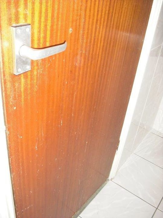 Badtür von der Badseite aus Hotel Euro Wembley