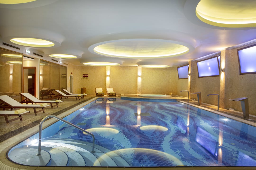 Pool Ramada by Wyndham Athens Attica Riviera