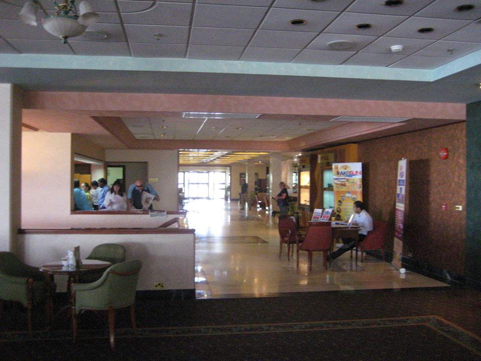 Lobby Hilton Garden Inn Ras Al Khaimah