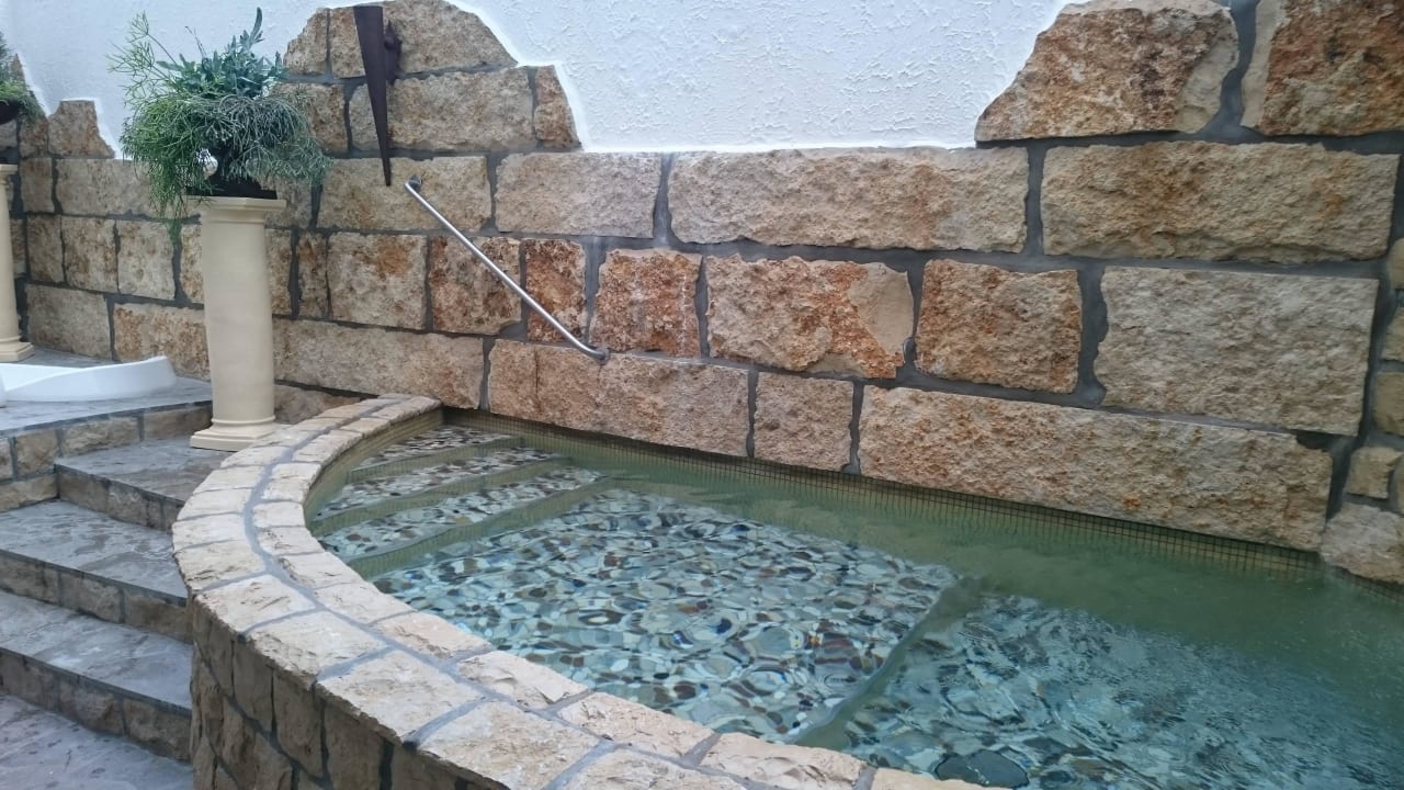 Tauchbecken LIFESTYLE Resort Zum Kurfürsten