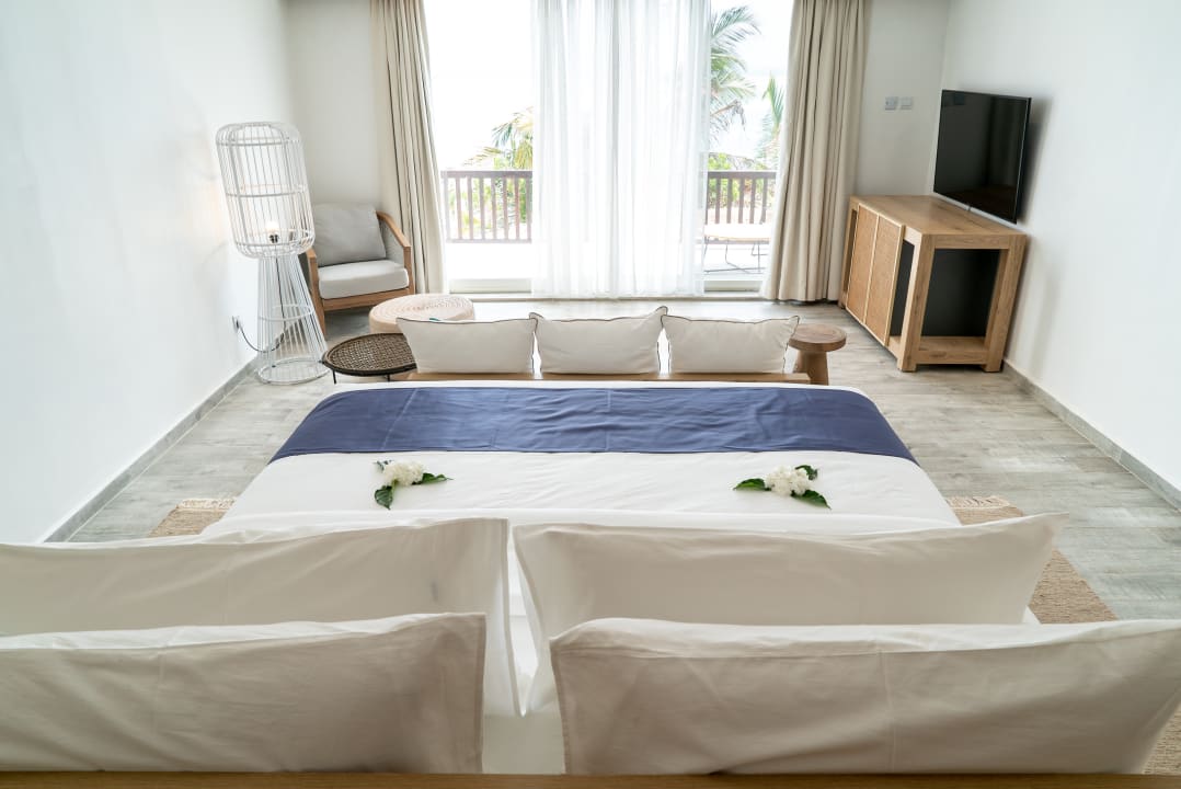 Zimmer Le Mersenne Zanzibar, Autograph Collection