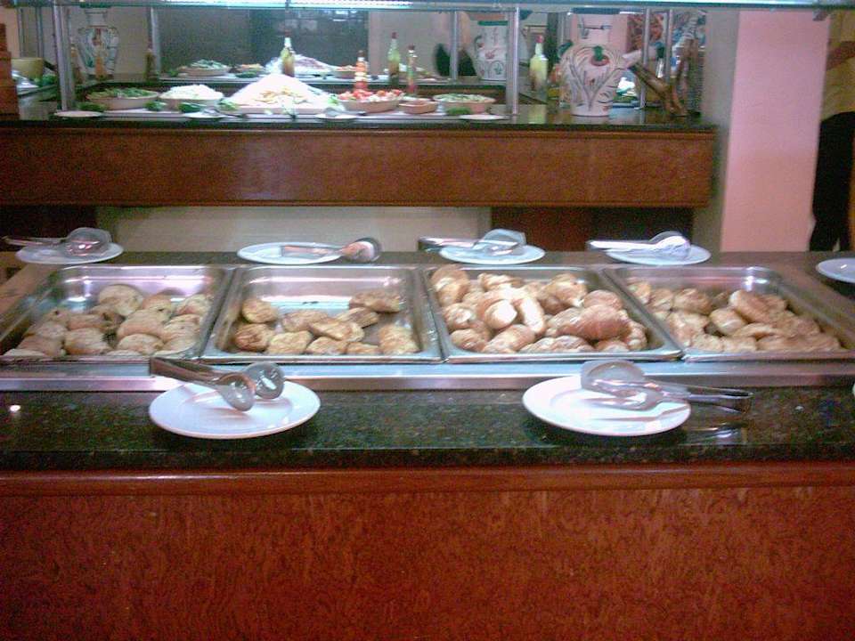 Immer frische Hörnchen zum Frühstück Hawai Beach Club