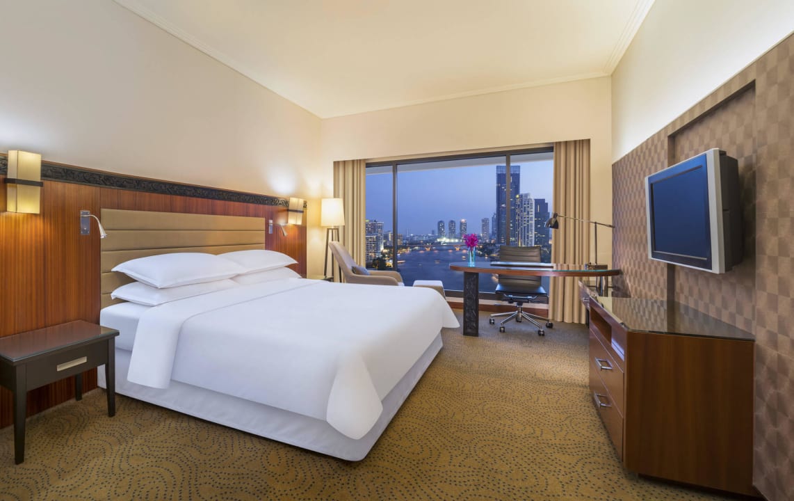 Deluxe Premium River View Room Royal Orchid Sheraton Hotel & Towers