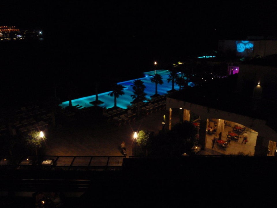 Ausblick aus dem Zimmer zum Pool und die Bucht Xanadu Island Hotel