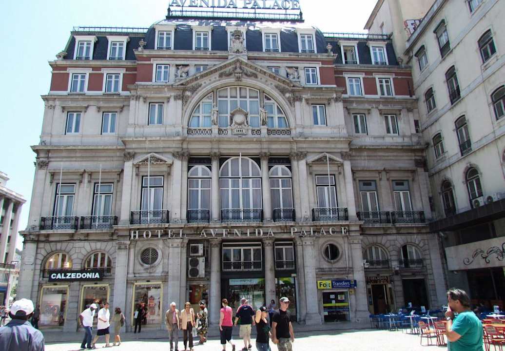 Entrance Hotel Avenida Palace