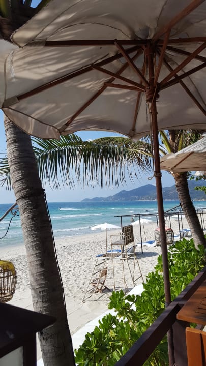 Frühstück am Strand Banana Fan Sea Resort