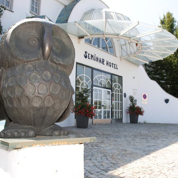 Eingangsbereich Autogrill Seminarhotel Göttlesbrunn