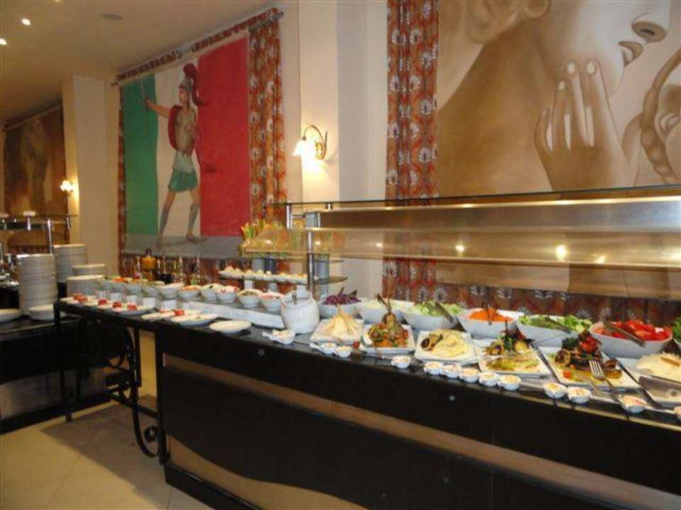 Blick auf einen kleinen Teil des Buffet Hotel Tropicana Azure Club